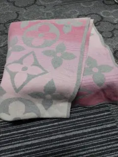 LOUIS VUITTON ピンク グレー マフラー