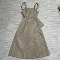 earth タグ付き　アイボリーレザービスチェ＆フレアスカート２点セット