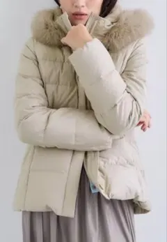 INDIVI☆名品 ショート丈 ダウンコート ベージュ 新品未使用 40 ファー