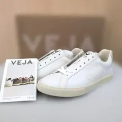 未使用 VEJA レザースニーカー ホワイト EA2001A 25cmのサムネイル