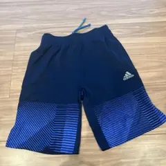 adidas ストライプハーフパンツ ネイビー　キッズ150㎝