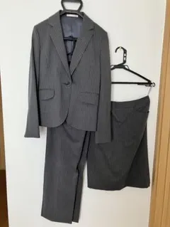 ダークグレー ストライプ スカートとズボン付きスーツ 上下セット