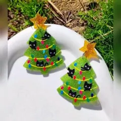 クリスマスツリー 黒猫 ピアス　可愛い　お洒落　個性的　カジュアル　新品