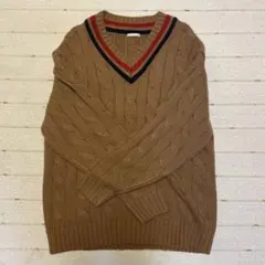 ブラウン Vネック ケーブル編みセーター