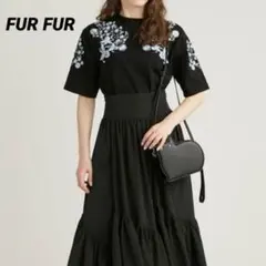 FUR FUR ファーファー　スカジャンフラワー刺繍Tシャツ　トップス　美品のサムネイル