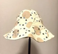 べージュ系　リバーシブル　帽子