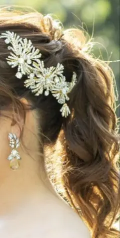 クリスタル花モチーフヘッドドレス