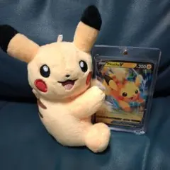 ピカチュウ ぬいぐるみとPikachu Vカードのサムネイル