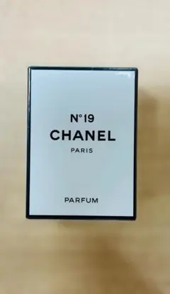 ☆CHANEL N°19 パルファム 14ml　未開封品