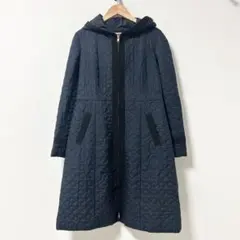 【極美品】TOCCA ノーカラーキルティングフレアコート リボン ネイビー L 極美品】TOCCA ノーカラーキルティングフレアコート リボン ネイビー L