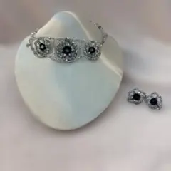 シルバーと紫のビーズ チョーカーネックレスとイヤリングセット