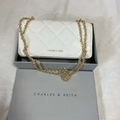 CHARLES & KEITH ホワイトショルダーバッグ