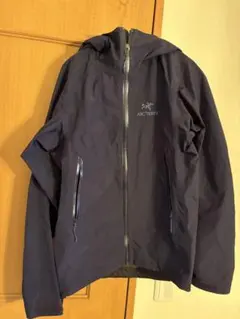 ARC'TERYX フード付きマウンテンパーカー S/P ネイビーのサムネイル
