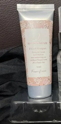 Francfranc フローラルブーケ ハンドクリームのサムネイル