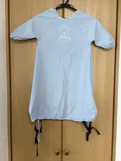 【り様専用】お食事エプロン　長袖　くま　水色　離乳食　洗濯可能