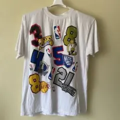 ★レア★ NBA チームロゴ 総柄プリント　Tシャツ ホワイト　XLのサムネイル