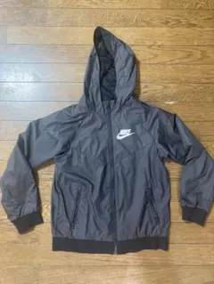 NIKE フード付き黒ジャンパー　Mサイズ