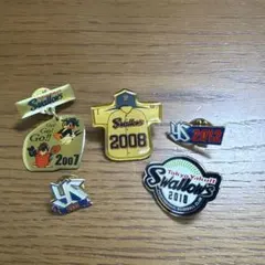 希少 Yakult 社員 紀章 バッジ - メルカリ