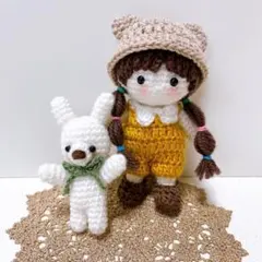 【ハンドメイド】あみぐるみ 女の子　着せ替え　耳つき帽子　うさぎ　2点