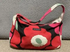 marimekko マリメッコ　ショルダーバッグ　ハーフムーン　花柄