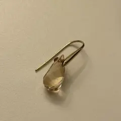 Swarovski　スワロフスキー　フックピアス　ドロップ型　ブラウンのサムネイル
