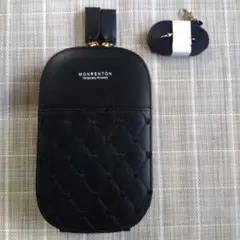 黒のショルダーポーチ