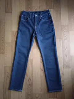 ユニクロ　UNIQLO　スリムストレート　ジーンズ　デニムパンツ　23