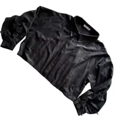 CHIP CLIP ■クロップドブラックシャツ　ショート丈