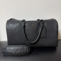 Jordan ブラック モノグラム ボストンバッグ(25L) - メルカリ