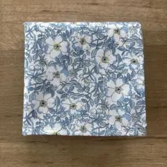 リバティ・メイモリス　ハンカチ　ハンドメイドのサムネイル