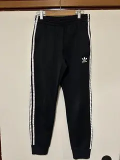adidas 3本ライン 黒ジャージパンツ トラックパンツ　Mサイズ相当