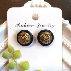 昭和レトロスパイラルデザイン ピアス 黒と金(ハンドメイド)