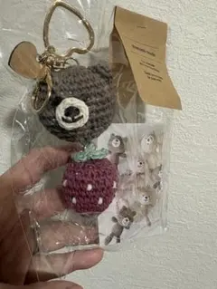marumi madeくま いちご あみぐるみキーホルダー