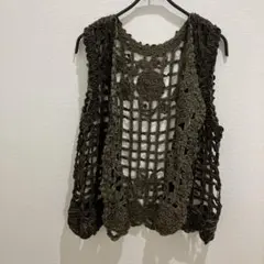 オリーブグリーン 花デザインレース編みベスト