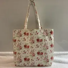 お買い得です。　ハンドメイド　肩掛けトートバッグ　ローラアシュレイ生地使用