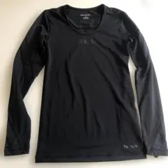 レディース　Reebok ブラック 長袖Tシャツ　Mサイズのサムネイル