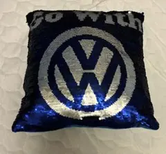非売品】フォルクスワーゲン スパンコールクッション（ブルー）のサムネイル