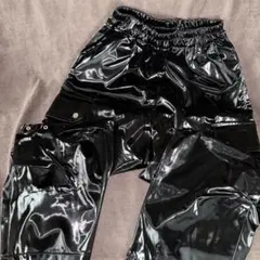 光沢の黒　ダンスセットアップ