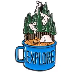 ピンズ バッジ ブローチ ( コップ キャンプ　テント 焚き火 explore)