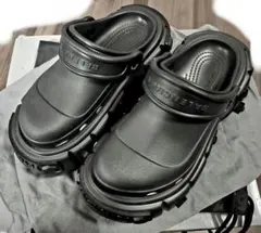2026年最新】crocs balenciagaの人気アイテム - メルカリ