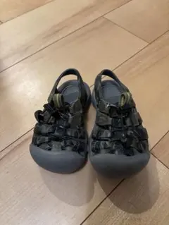 KEENキーンキッズサンダルUS8約15cm カモフラ 迷彩 アウトドア 水遊び