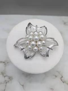 定価6万円→3万円 艶極上 あこや真珠16珠 ブローチ SILVER 花モチーフ