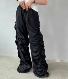 シャーリングギャザーナイロンパンツ