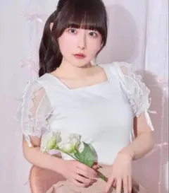 値下げ中ミシェルマカロン ボリュームパフスリーブトップスのサムネイル
