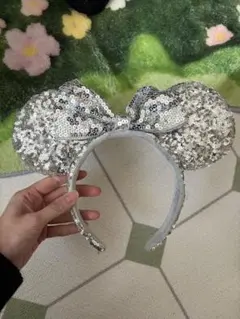 ミニーマウス耳カチューシャ シルバー　スパンコール