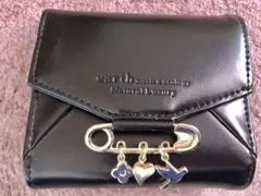 アース 三つ折り財布のサムネイル