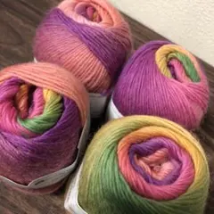 グラデーションウールヤーン4玉 カラフルなピンク