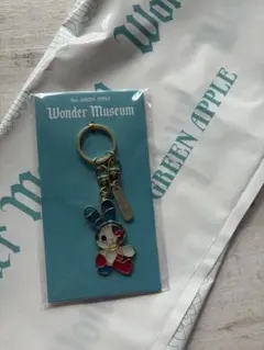ミセスWonder Museum キーホルダー　手提げ袋付き
