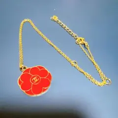 【新品】限定シャネルバレンタインカメリア限定チャーム　ノベルティ　ネックレス