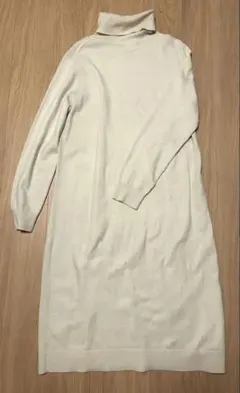 GU タートルネック ニットワンピース